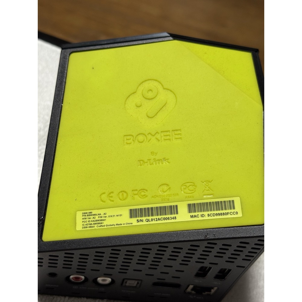 D-Link Boxee TV digital media Box, With Remote , No Power Cord - Picture 4 of 5